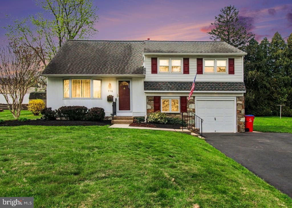 716 W Bristol Road, Warminster, PA 18974 Main Photo