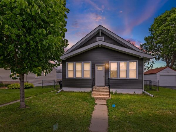 627 4th Avenue W, Shakopee, MN 55379
