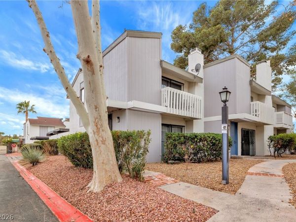 624 Brookway Lane , Las Vegas, NV 89169