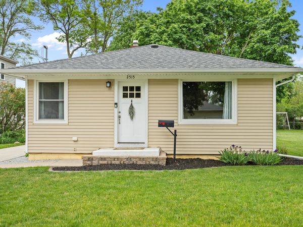 2515 De Laat Avenue SW, Wyoming, MI 49519