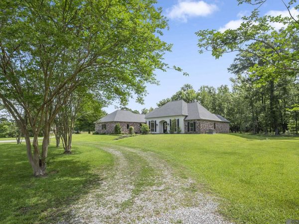 20422 Machost Rd, Zachary, LA 70791