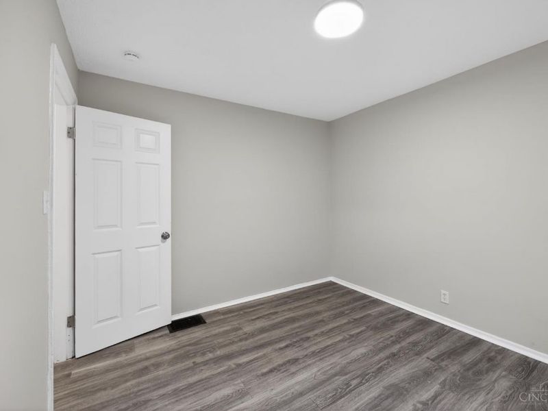 1818 Lawn Avenue, Cincinnati, OH 45237 Photo 11