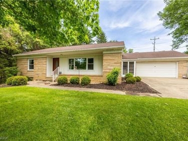 32 Lakeview Drive , Millersburg, OH 44654