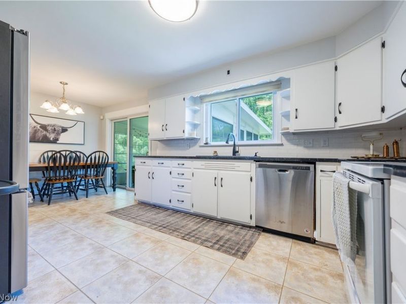 32 Lakeview Drive , Millersburg, OH 44654 Photo 8