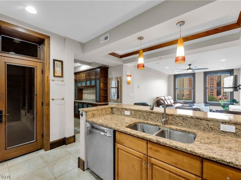 140 Public Square, Unit 503, Cleveland, OH 44114 Photo 17