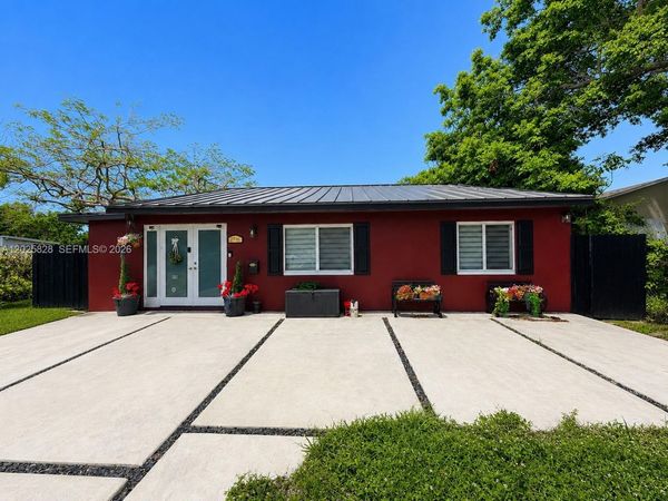 2716 Polk St , Hollywood, FL 33020
