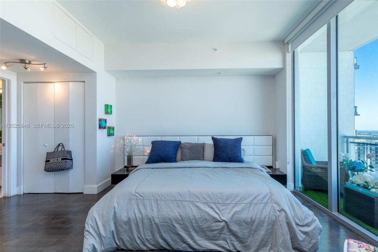 92 SW 3rd St , Unit 5108, Miami, FL 33130 Photo