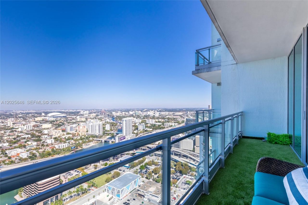 92 SW 3rd St , Unit 5108, Miami, FL 33130 Photo