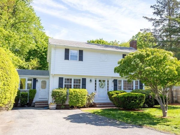 7 West Ferdinand St, Stoneham, MA 02180