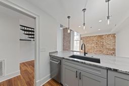 377 King Street photo 4