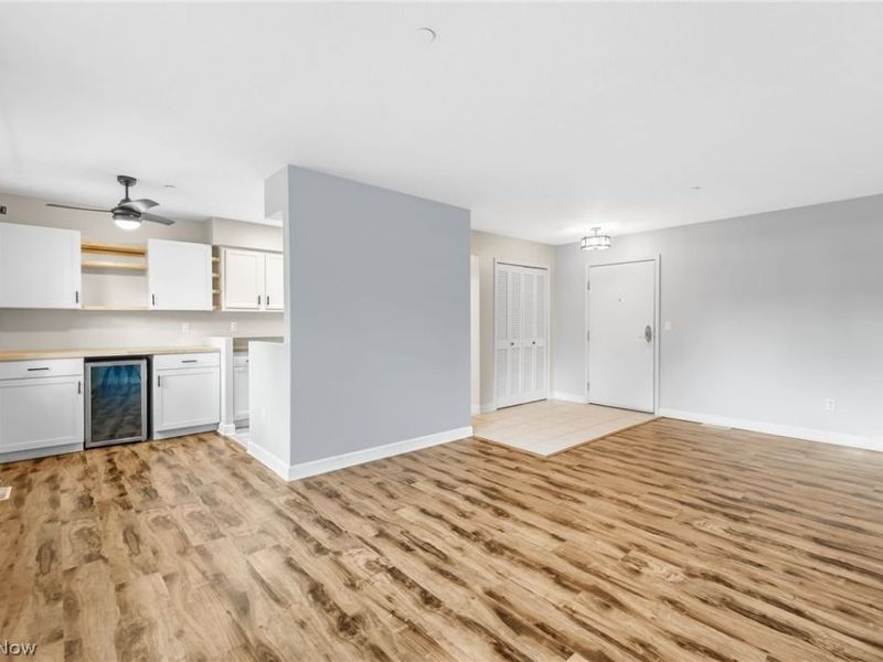 2885 Pease Drive , Unit 103, Rocky River, OH 44116 Photo 2