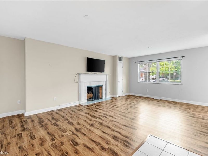 2885 Pease Drive , Unit 103, Rocky River, OH 44116 Photo 3