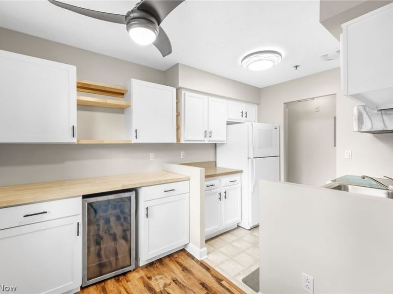 2885 Pease Drive , Unit 103, Rocky River, OH 44116 Photo 6