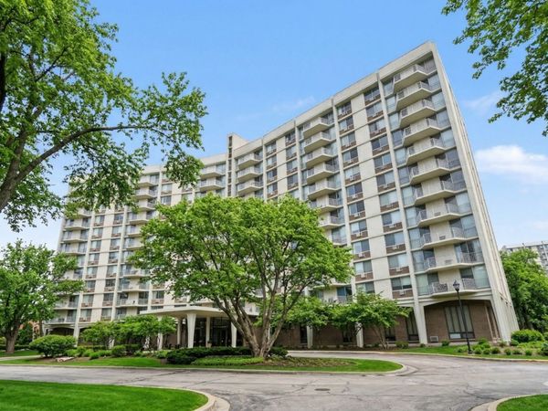 20 N Tower Road , Unit 4C, Oak Brook, IL 60523