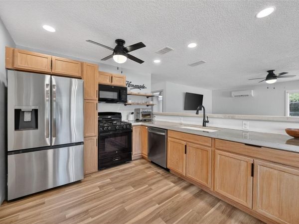 529 E GOTTSCHE AVENUE, EUSTIS, FL 32726
