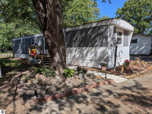 315 Linwood Avenue, Alma, MI 48801