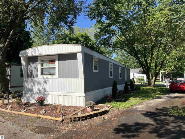 315 Linwood Avenue, Alma, MI 48801