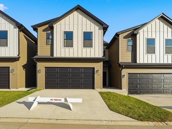 1377 Meadow Rose Place , Waukee, IA 50263