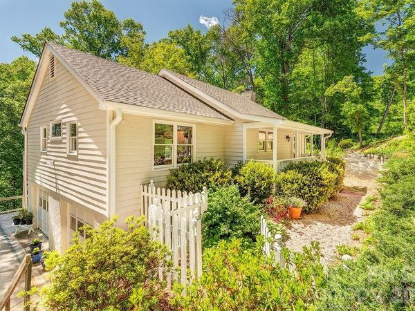 146 Churchill Downs Drive, Fairview, NC 28730
