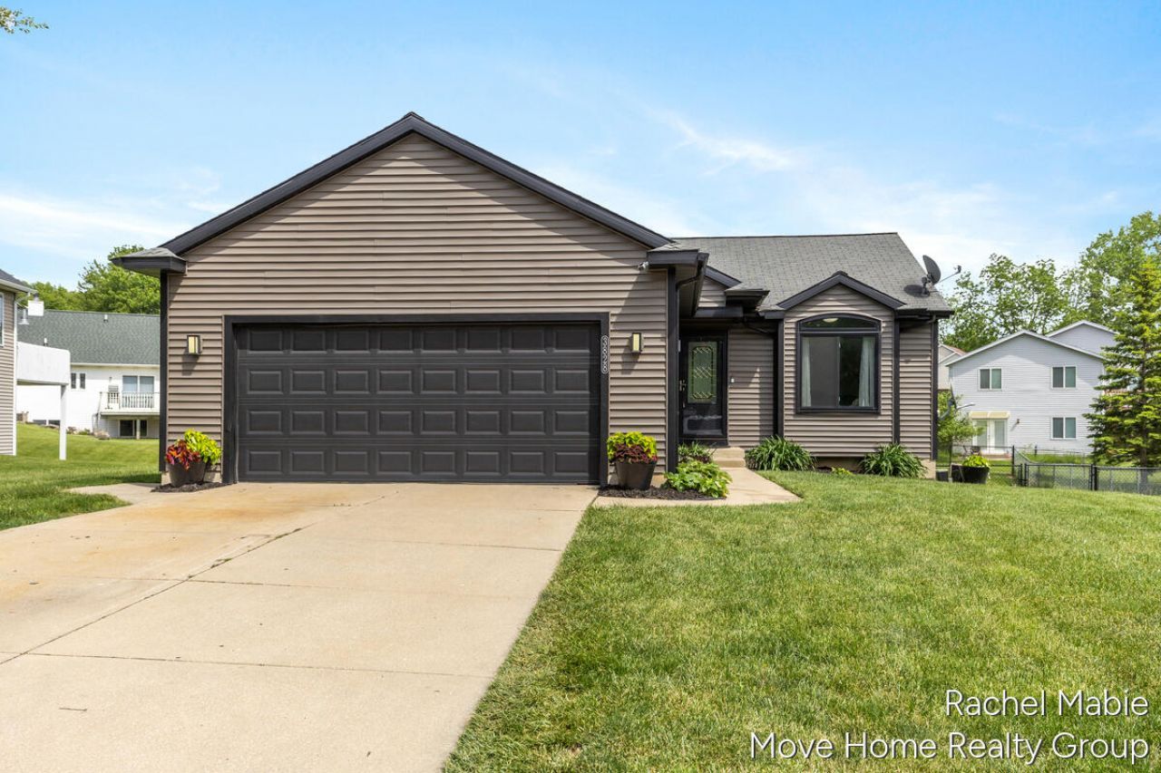 3828 Giddings Avenue Se, Grand Rapids, MI 49508 Main Photo