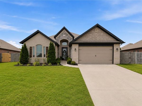 5611 W Alder Lane, Rogers, AR 72758