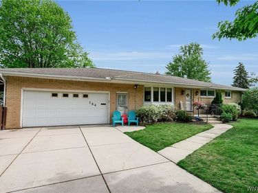184 The Paddock, Williamsville, NY 14221