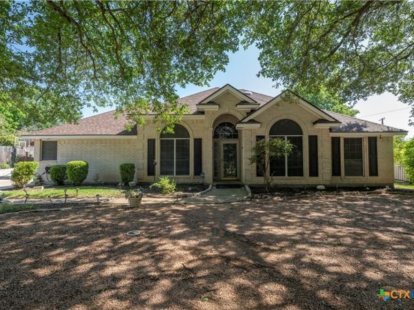 812 Indian Trail , Salado, TX 76571