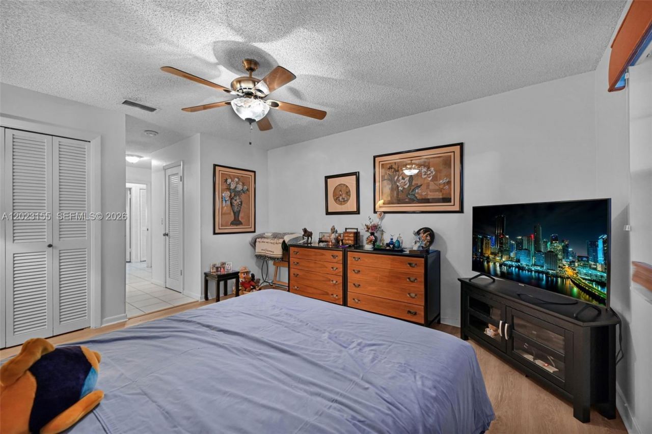330 Briarwood Cir , Unit 3-19, Hollywood, FL 33024 Photo