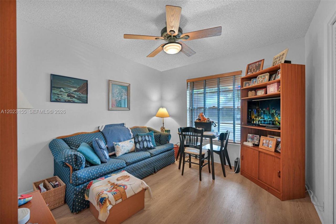 330 Briarwood Cir , Unit 3-19, Hollywood, FL 33024 Photo