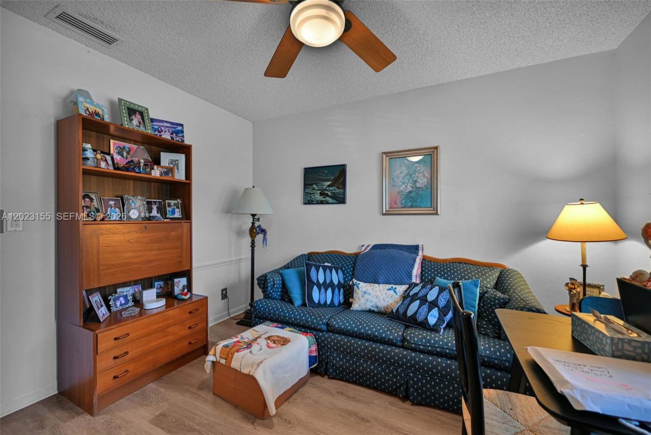 330 Briarwood Cir , Unit 3-19, Hollywood, FL 33024 Photo