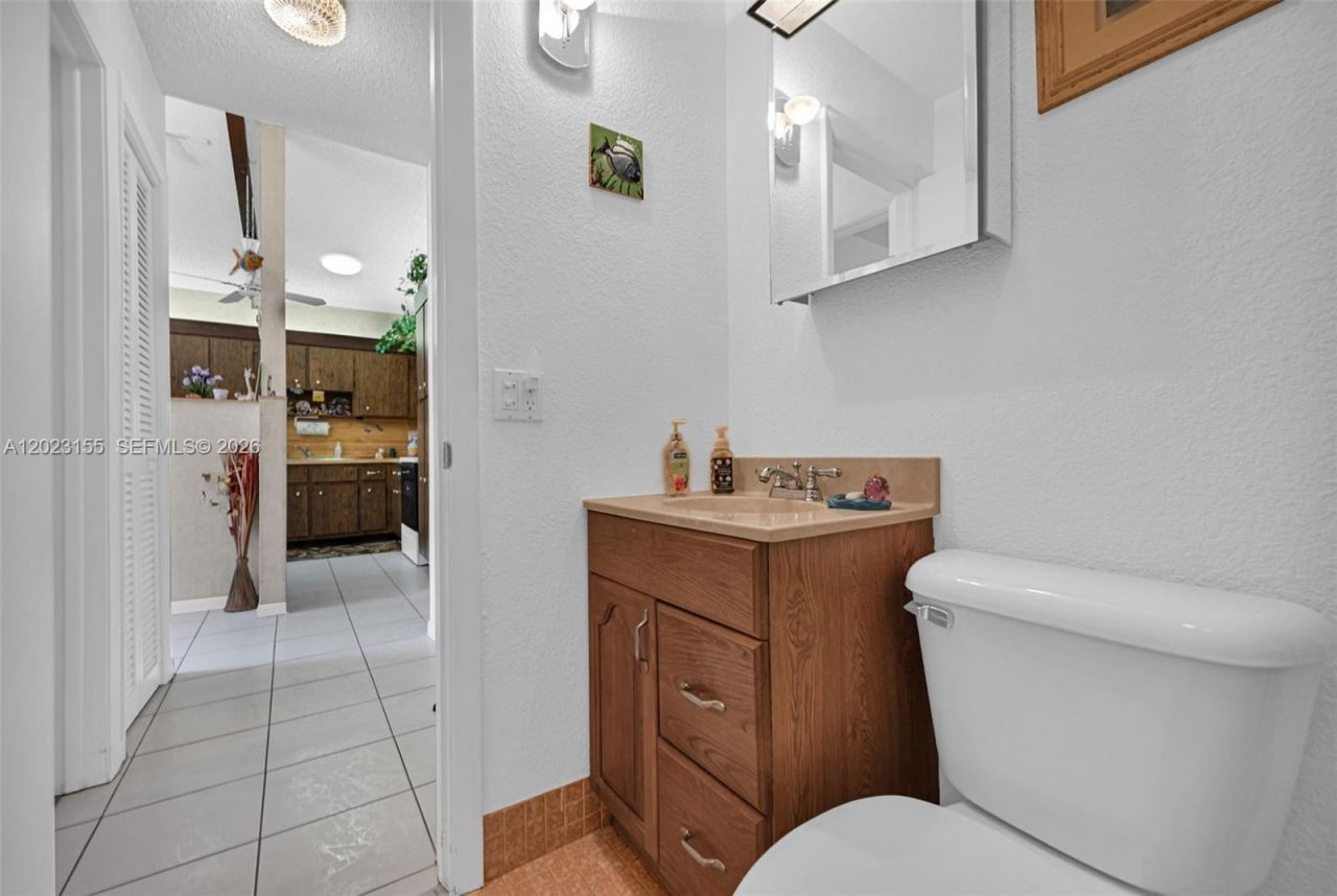 330 Briarwood Cir , Unit 3-19, Hollywood, FL 33024 Photo