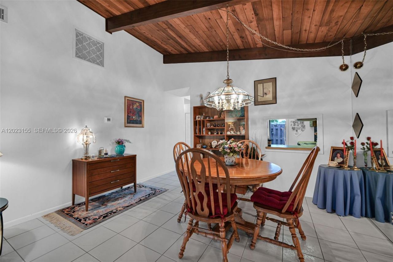 330 Briarwood Cir , Unit 3-19, Hollywood, FL 33024 Photo
