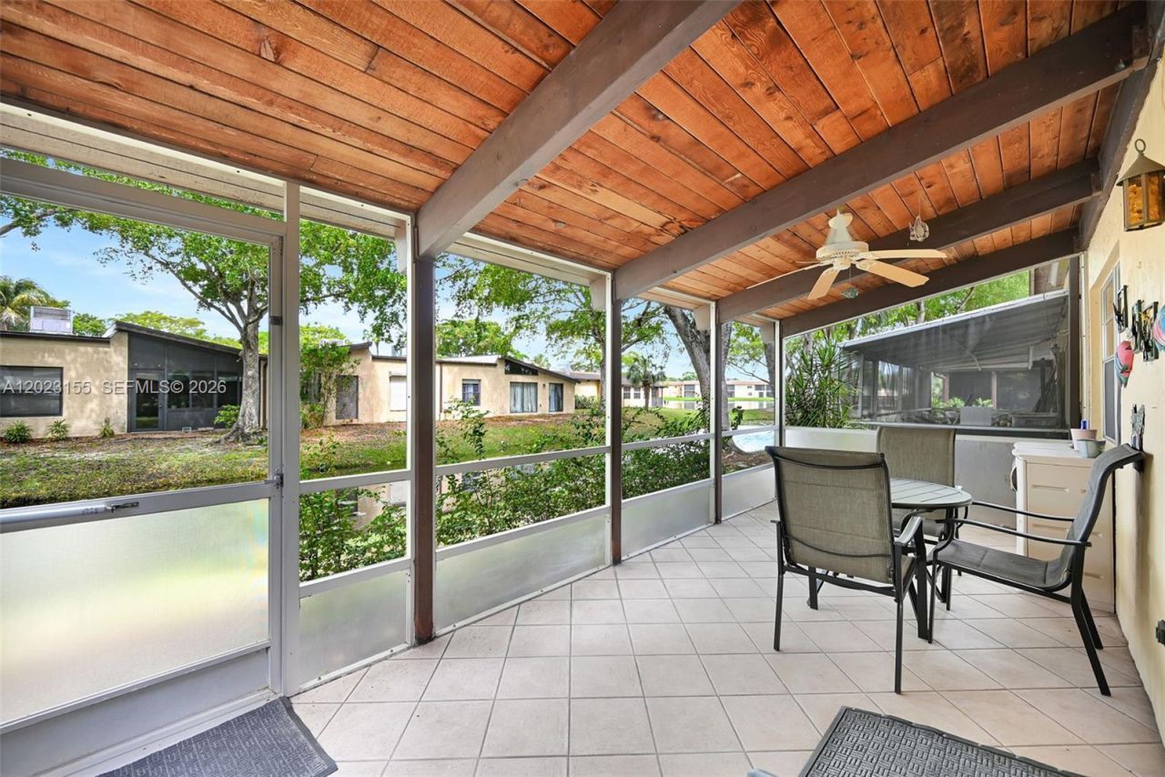 330 Briarwood Cir , Unit 3-19, Hollywood, FL 33024 Photo