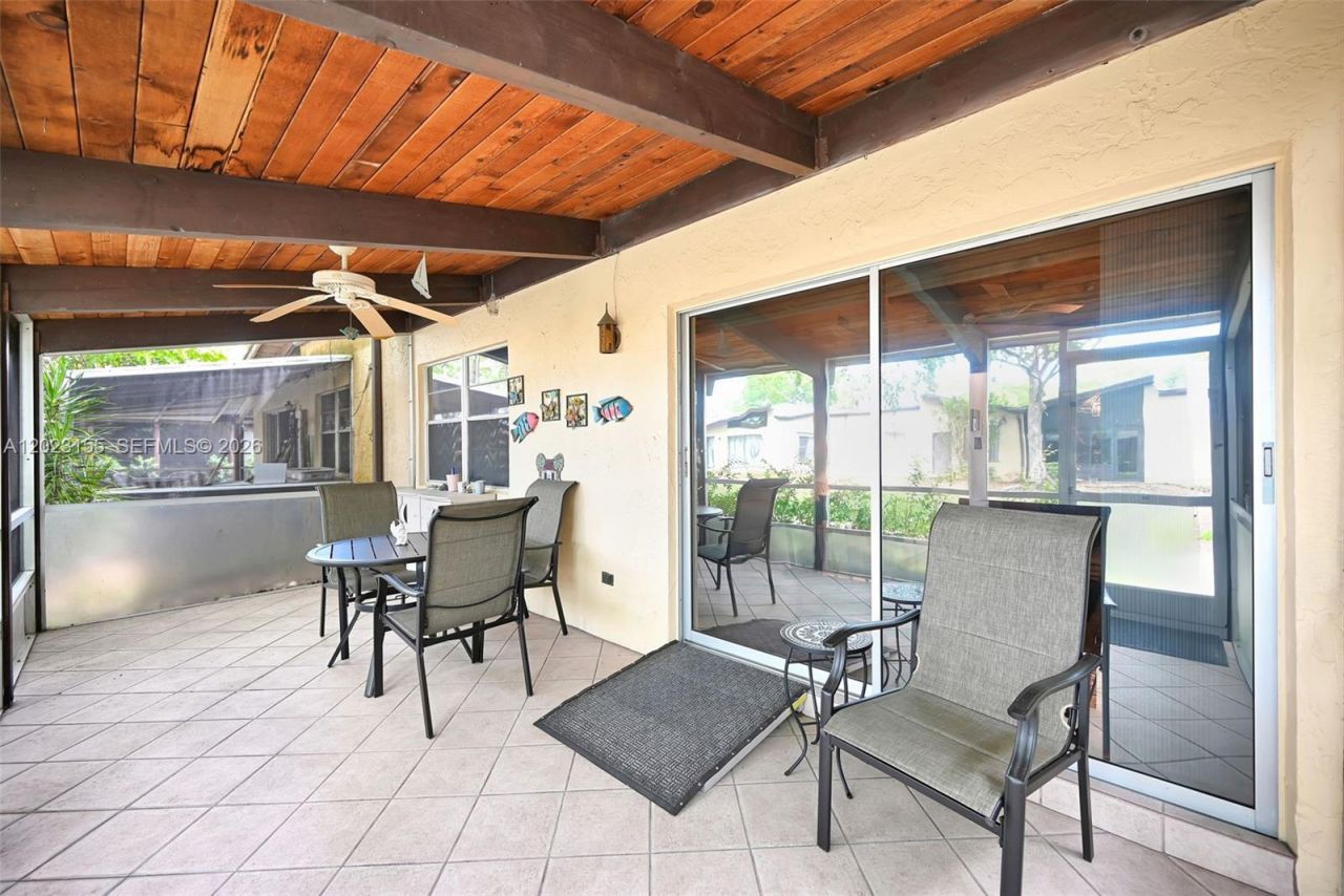 330 Briarwood Cir , Unit 3-19, Hollywood, FL 33024 Photo