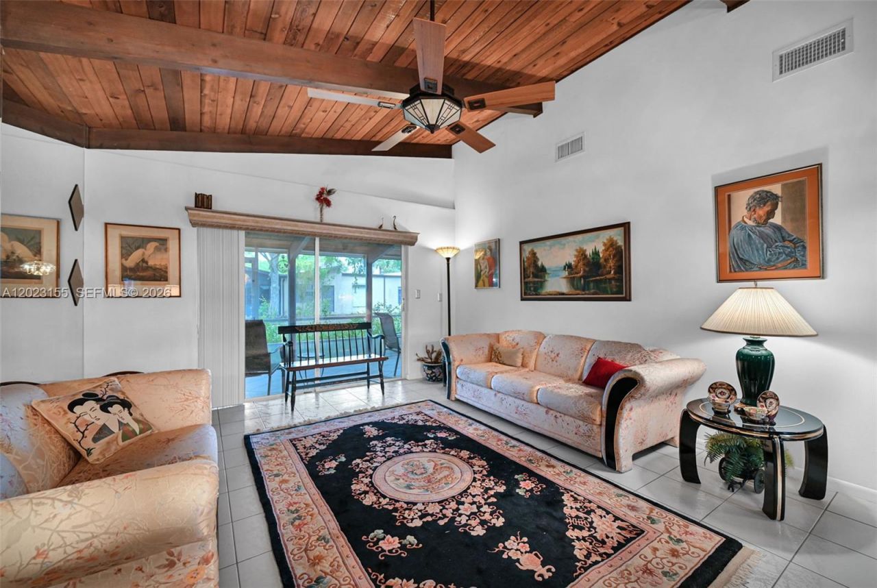 330 Briarwood Cir , Unit 3-19, Hollywood, FL 33024 Photo