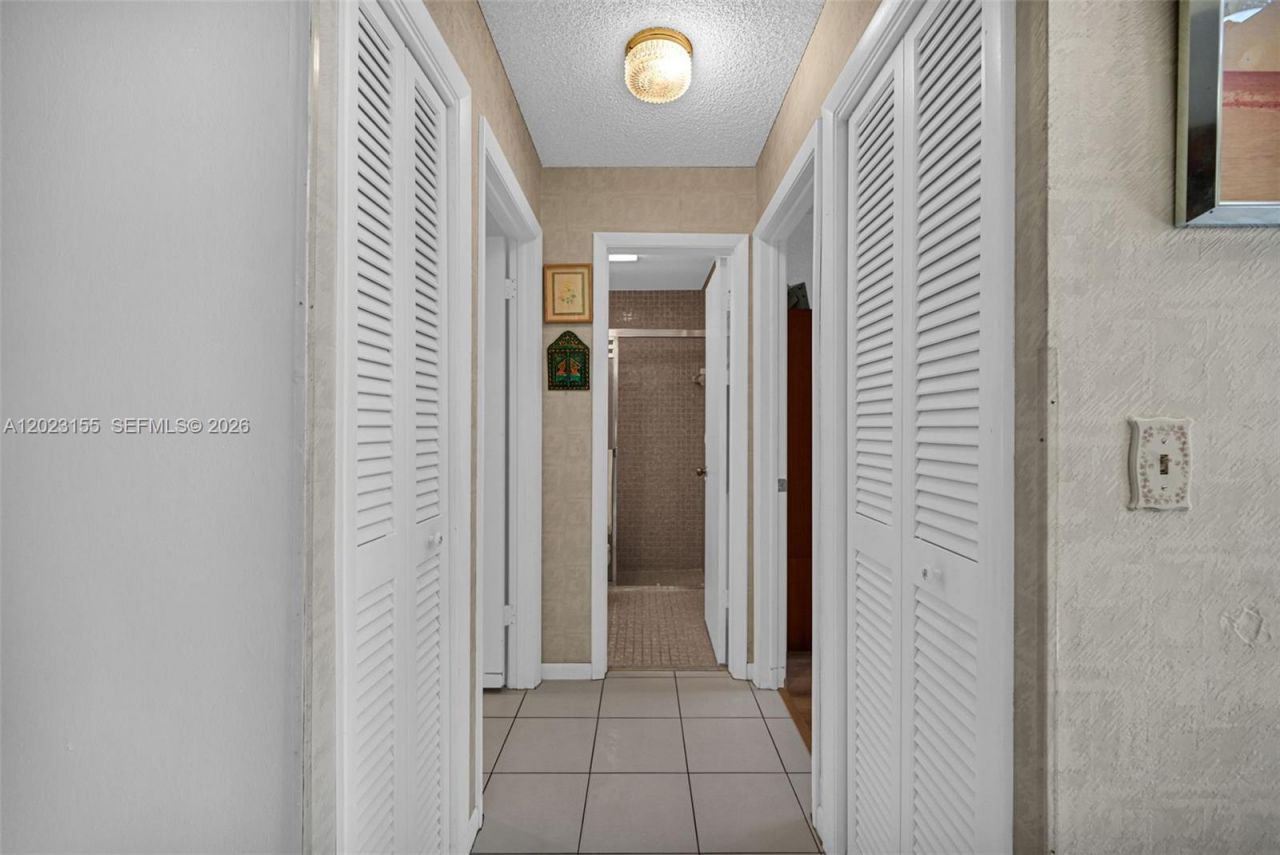 330 Briarwood Cir , Unit 3-19, Hollywood, FL 33024 Photo
