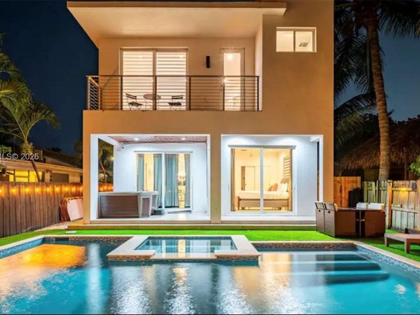 1547 Jackson St , Hollywood, FL 33020