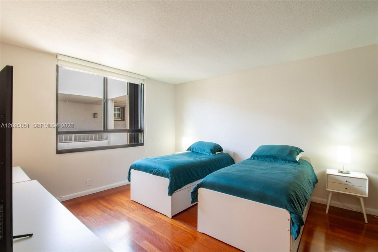 181 Crandon Blvd , Unit 405, Key Biscayne, FL 33149 Photo