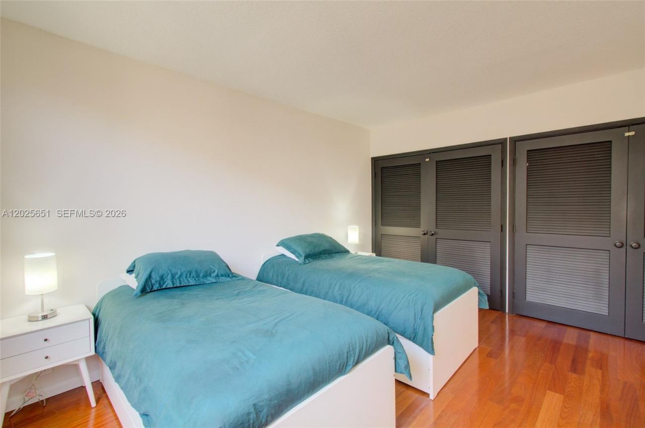 181 Crandon Blvd , Unit 405, Key Biscayne, FL 33149 Photo