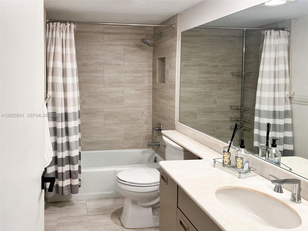 181 Crandon Blvd , Unit 405, Key Biscayne, FL 33149 Photo