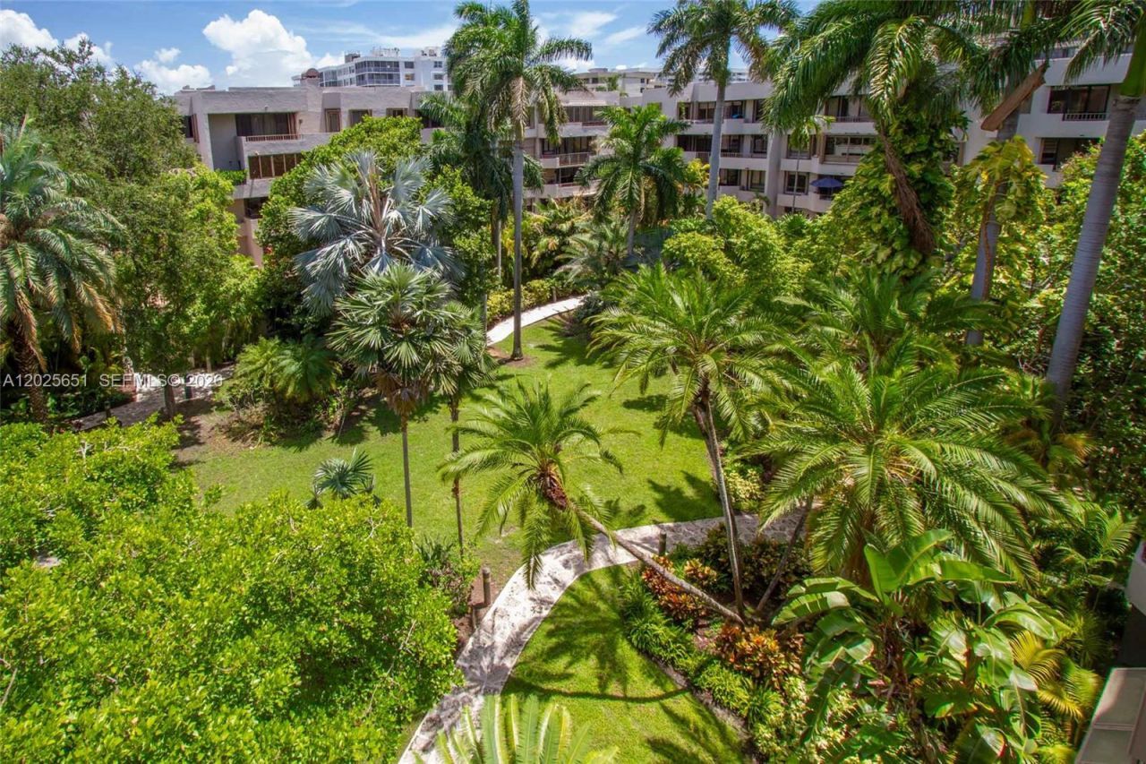181 Crandon Blvd , Unit 405, Key Biscayne, FL 33149 Photo