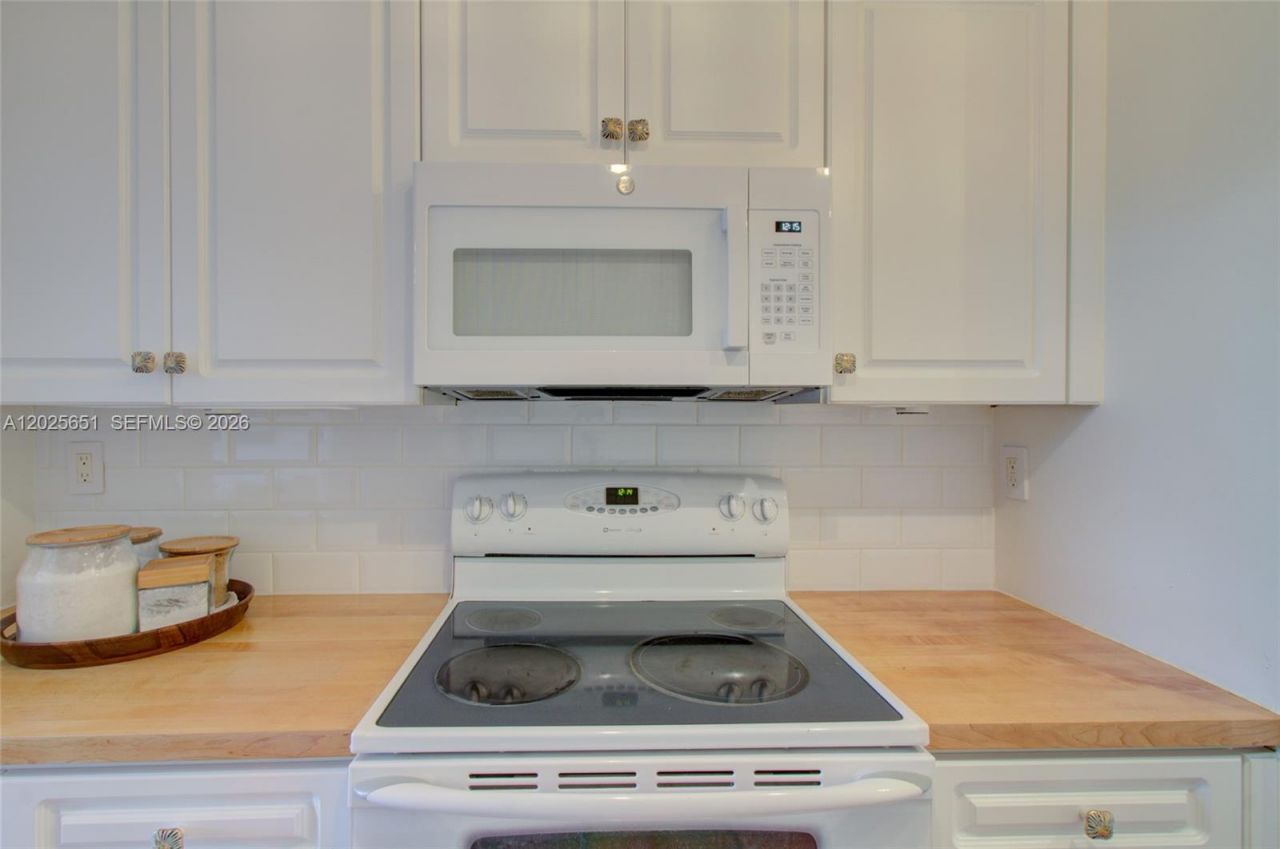 181 Crandon Blvd , Unit 405, Key Biscayne, FL 33149 Photo