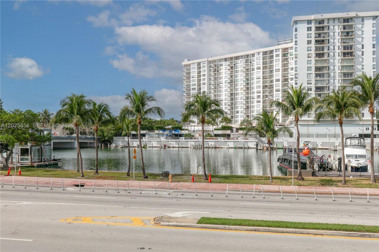 4201 Indian Creek Dr , Unit 6, Miami Beach, FL 33140 Photo