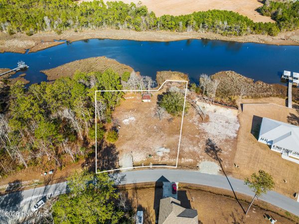 174 Henderson Drive , Newport, NC 28570