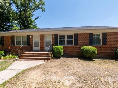 216 W BROADDUS AVENUE, BOWLING GREEN, VA 22427