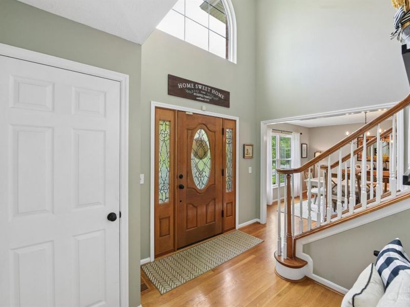 7757 Dennler Lane, Cincinnati, OH 45247 Photo 2