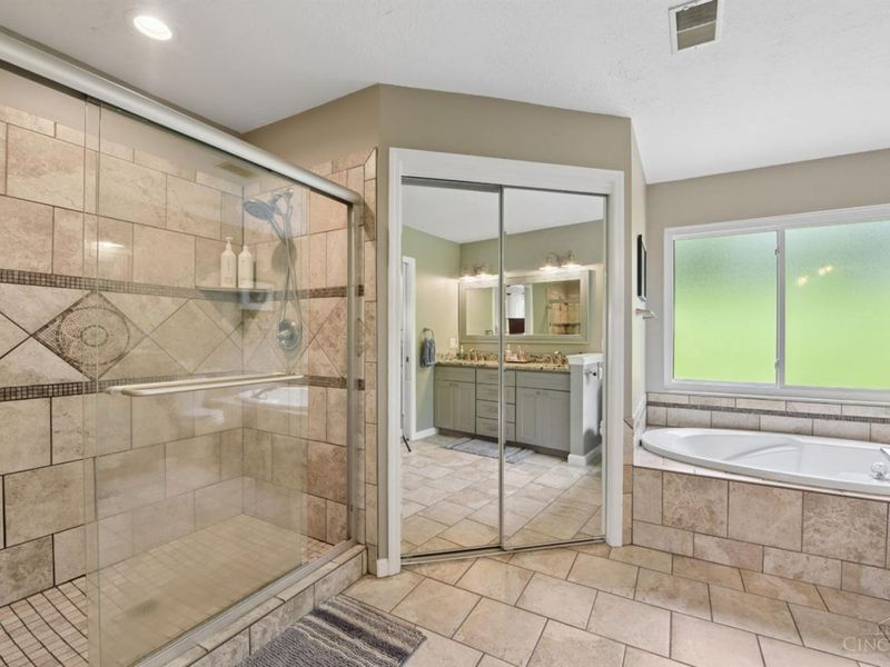 7757 Dennler Lane, Cincinnati, OH 45247 Photo 44