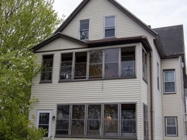 9 Nixon Ave, Worcester, MA 01603