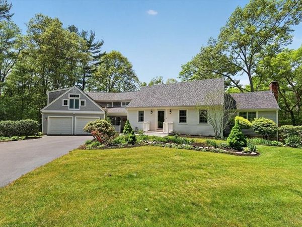 711 West St, Duxbury, MA 02332