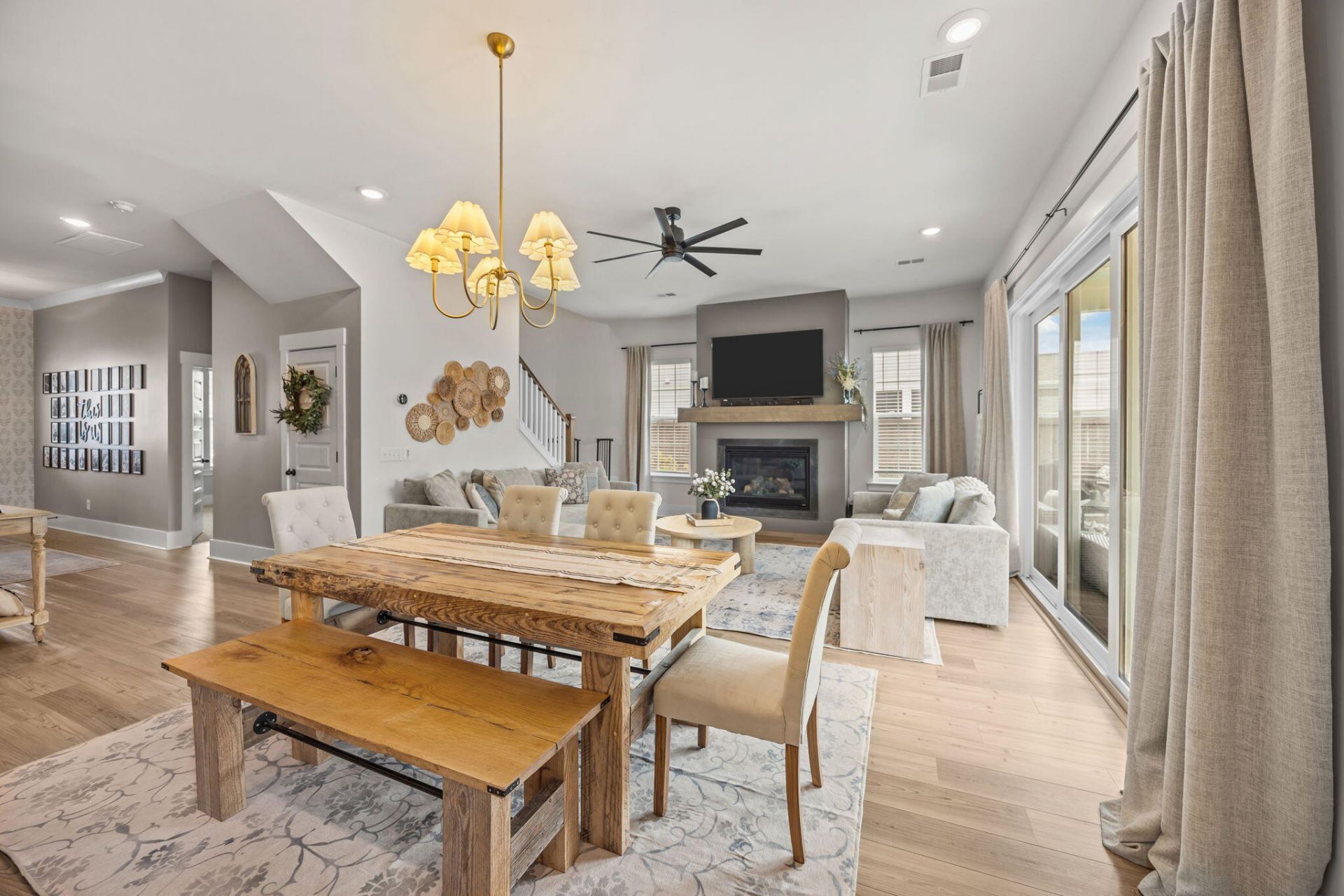 643 Blueway Avenue Photo 4